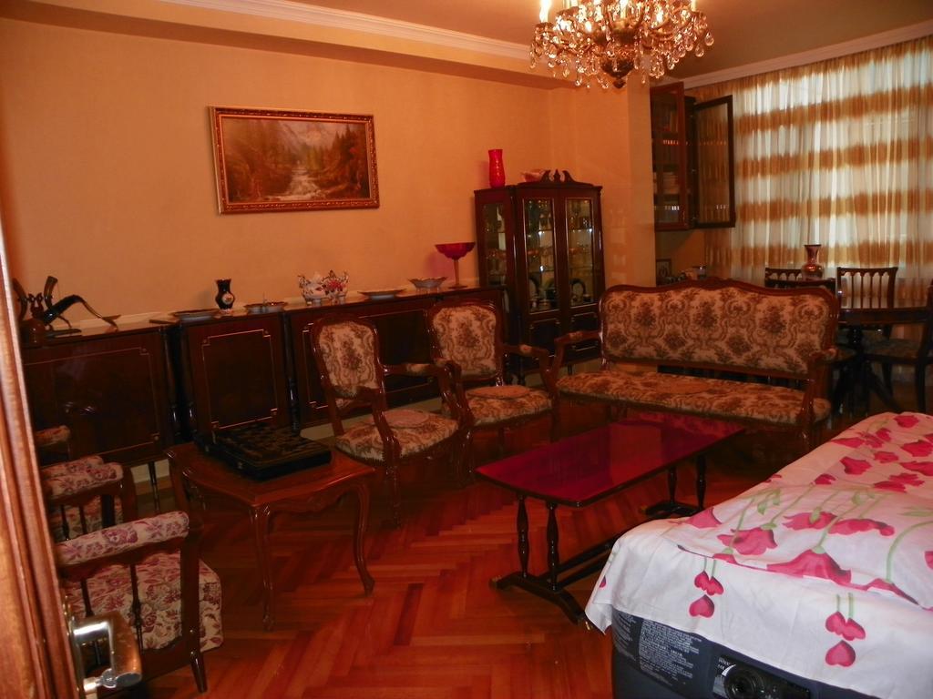 Apartment Rusudan Batumi Pokoj fotografie